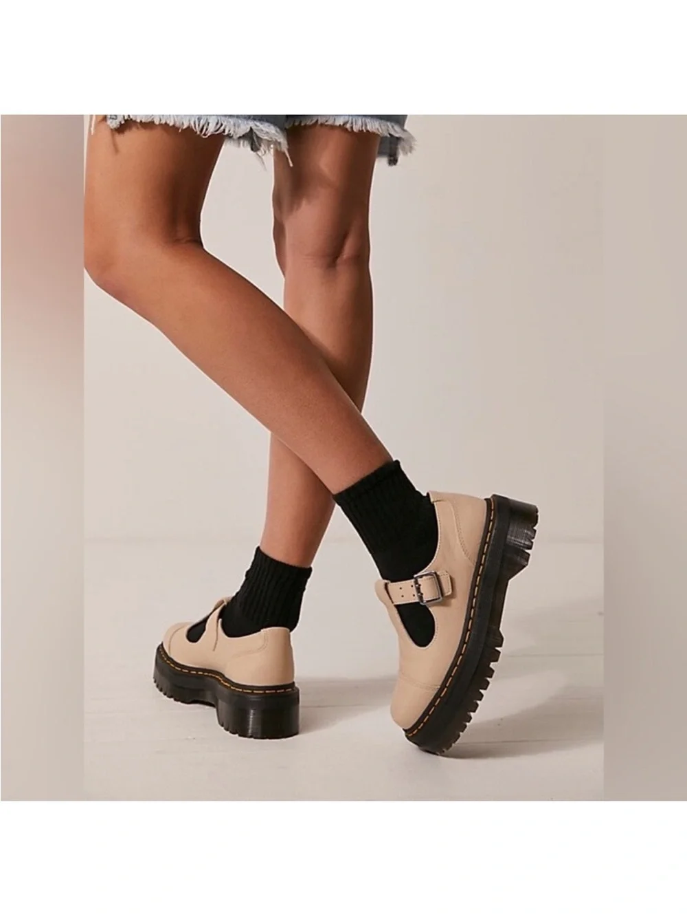NWOT Dr. Martens Women's Taupe T-Strap Platform Mary Janes Bethan T-Bar Sz 7